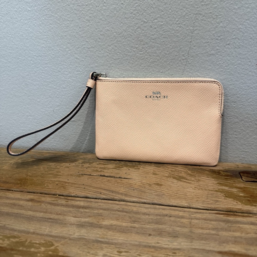 Coach Large Corner Zip Wristlet Wallet Crossgrain Leather in Faded Blush